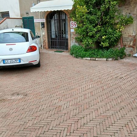 Casa Agostini Apartment Lari ภายนอก รูปภาพ