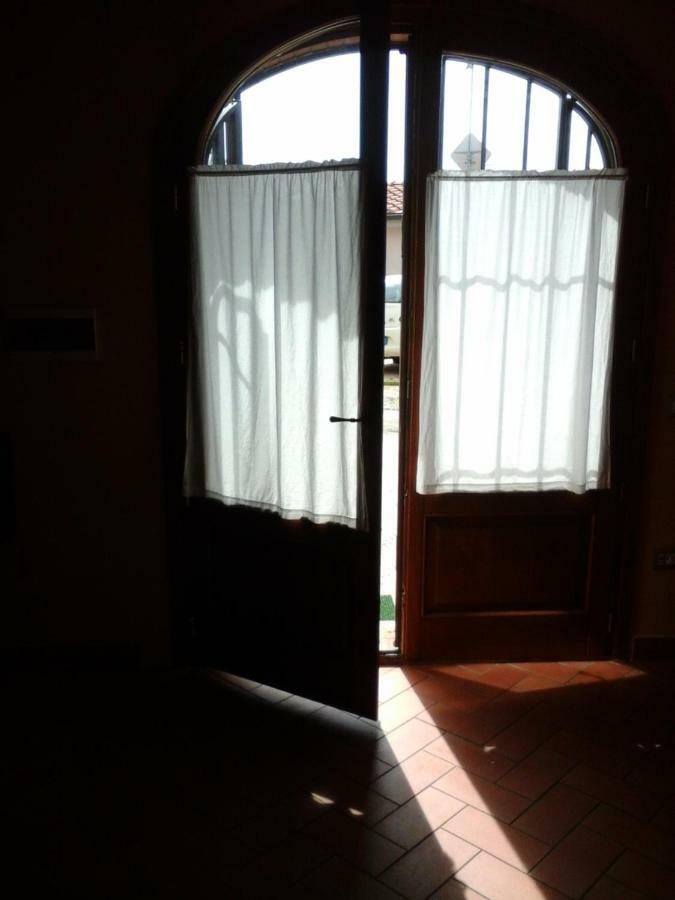 Casa Agostini Apartment Lari ภายนอก รูปภาพ