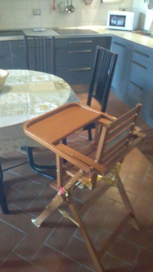 Casa Agostini Apartment Lari ภายนอก รูปภาพ