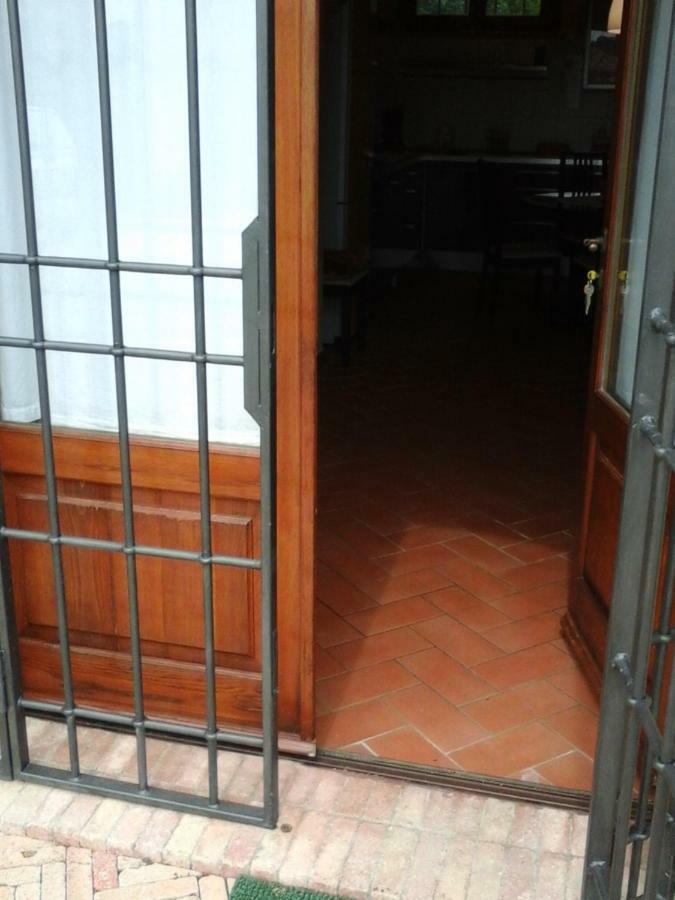 Casa Agostini Apartment Lari ภายนอก รูปภาพ